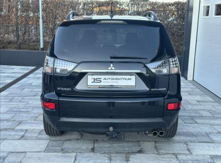Mitsubishi - Outlander