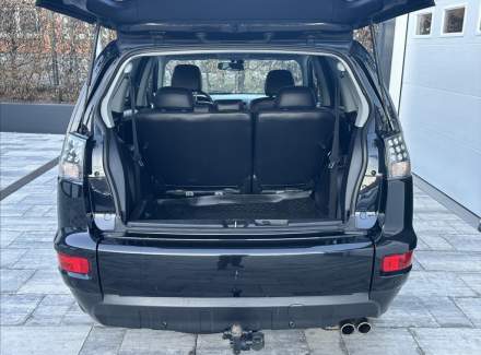 Mitsubishi - Outlander