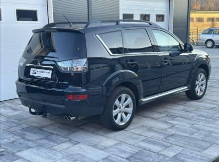 Mitsubishi - Outlander