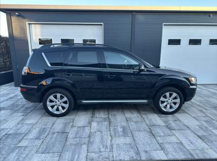 Mitsubishi - Outlander