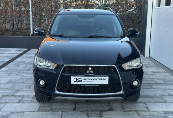 Mitsubishi - Outlander