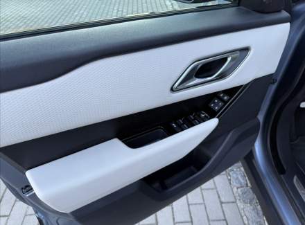Land Rover - Range Rover Velar