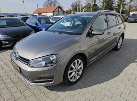 Volkswagen - Golf