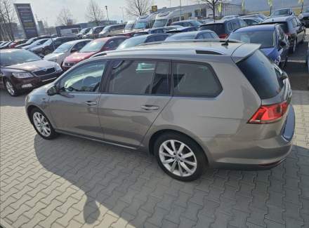 Volkswagen - Golf