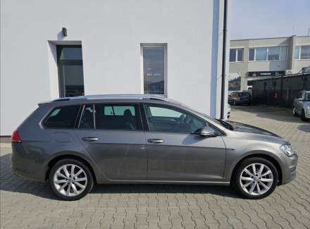 Volkswagen - Golf