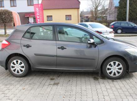 Toyota - Auris
