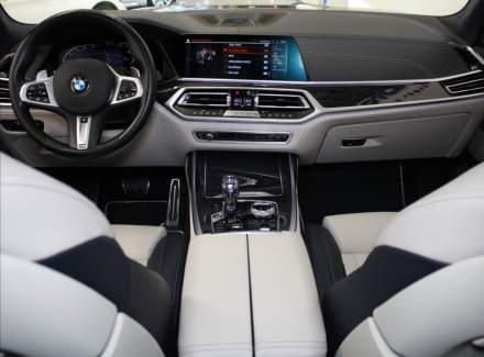 BMW - X7