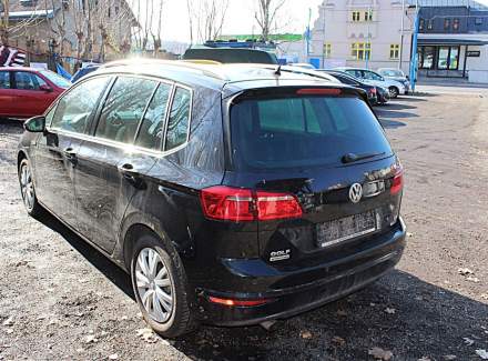 Volkswagen - Golf