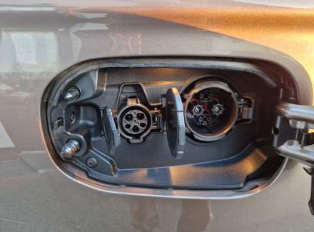 Mitsubishi - Outlander