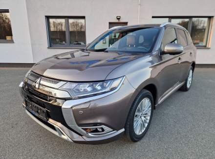 Mitsubishi - Outlander