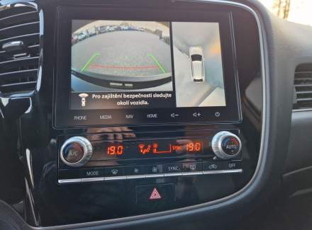 Mitsubishi - Outlander