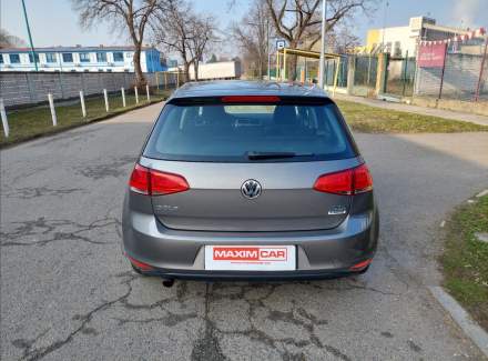 Volkswagen - Golf