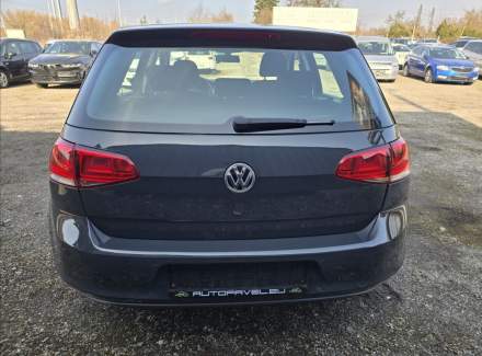 Volkswagen - Golf
