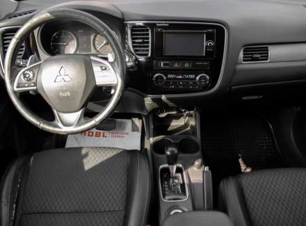Mitsubishi - Outlander