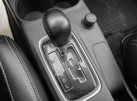 Mitsubishi - Outlander