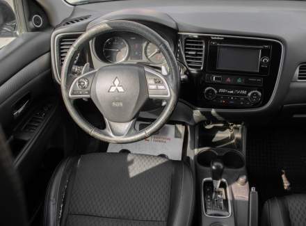 Mitsubishi - Outlander