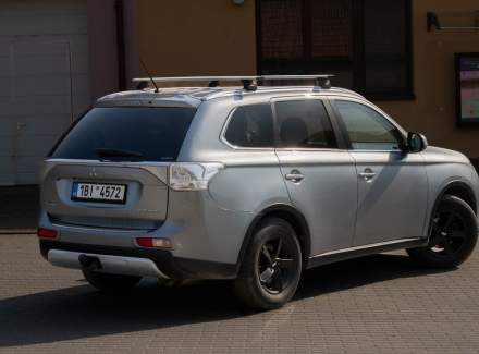 Mitsubishi - Outlander