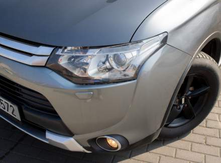 Mitsubishi - Outlander