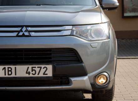 Mitsubishi - Outlander