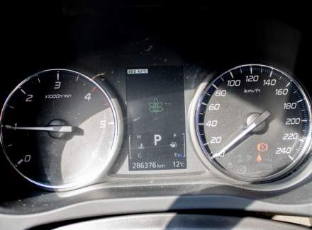 Mitsubishi - Outlander