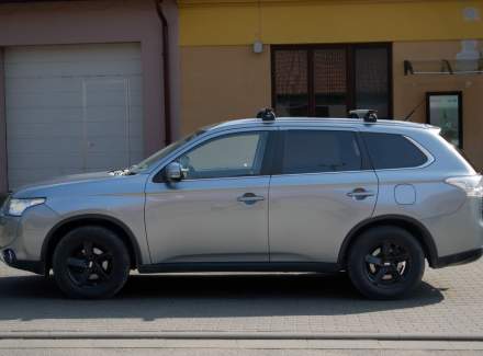 Mitsubishi - Outlander