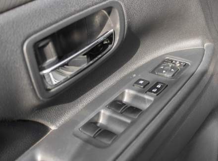 Mitsubishi - Outlander