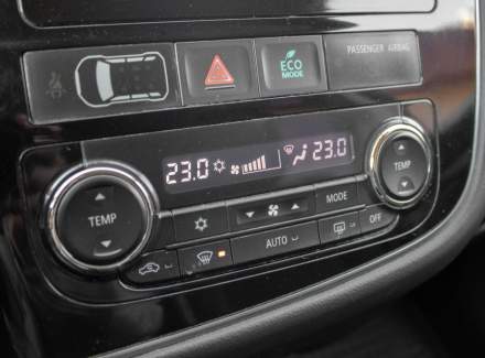 Mitsubishi - Outlander