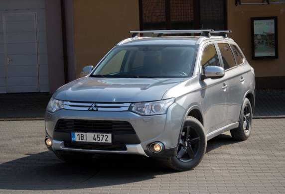 Mitsubishi - Outlander