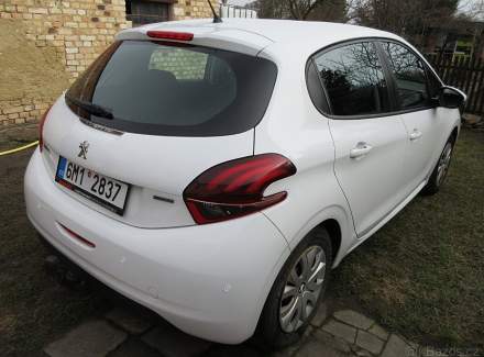 Peugeot - 208