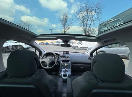 Peugeot - 5008
