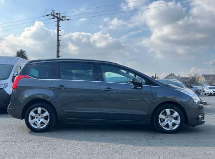 Peugeot - 5008