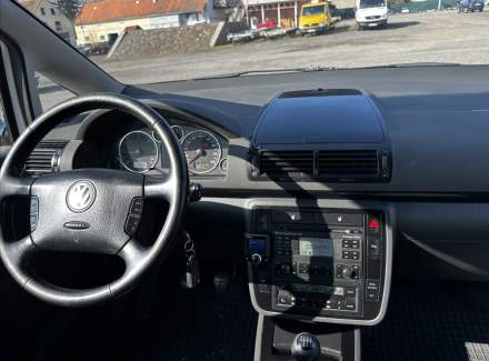 Volkswagen - Sharan