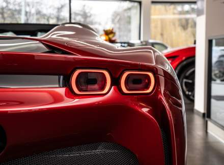 Ferrari - SF90 Stradale