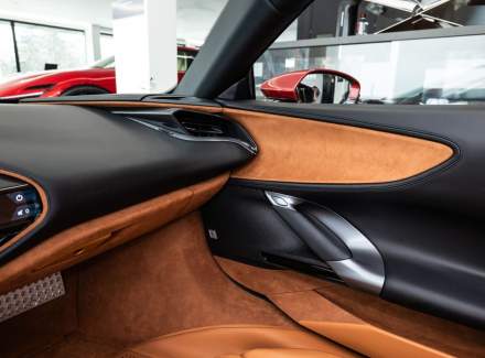 Ferrari - SF90 Stradale