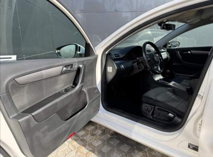 Volkswagen - Passat