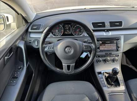 Volkswagen - Passat