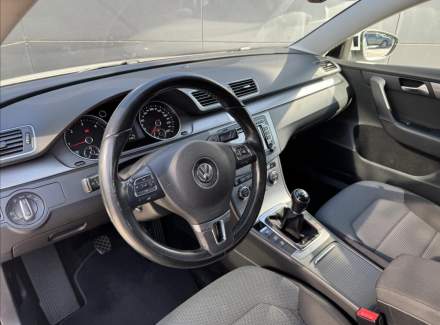 Volkswagen - Passat