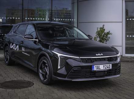 Kia - K4