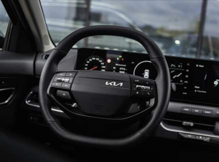 Kia - K4