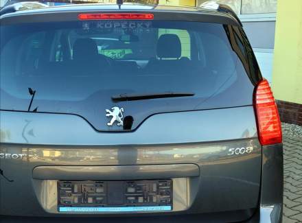 Peugeot - 5008
