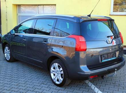 Peugeot - 5008