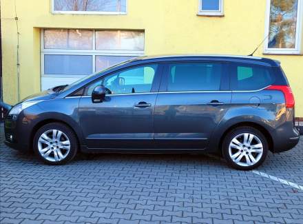 Peugeot - 5008