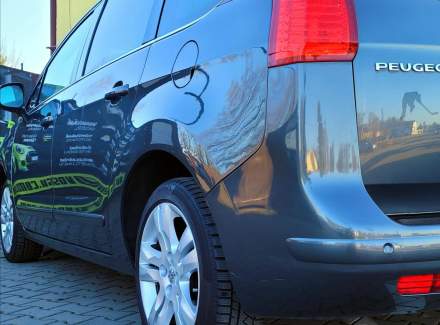 Peugeot - 5008