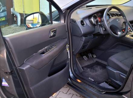 Peugeot - 5008