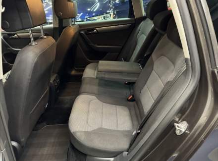 Volkswagen - Passat