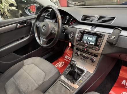 Volkswagen - Passat