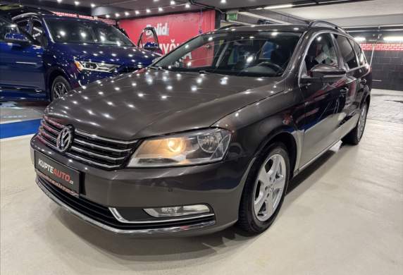 Volkswagen - Passat
