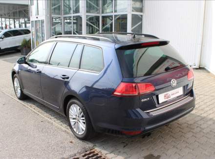 Volkswagen - Golf