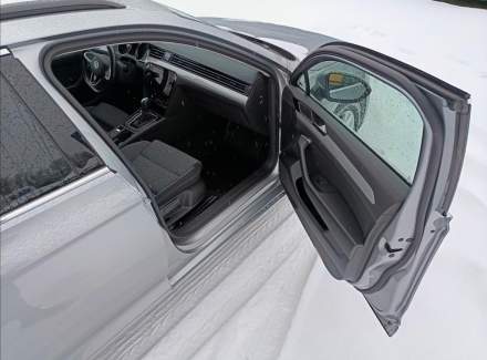 Volkswagen - Passat