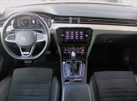 Volkswagen - Passat